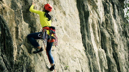 La pioniera dell’arrampicata che insegna alle donne iraniane come conquistare l’indipendenza