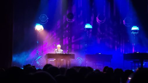 Attacco di gastrite: rinviato il concerto di Claudio Baglioni di questa sera a Varese
