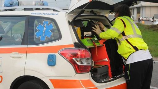 Ancora un incidente sulla statale 336 di Malpensa: auto e moto si scontrano, un ferito