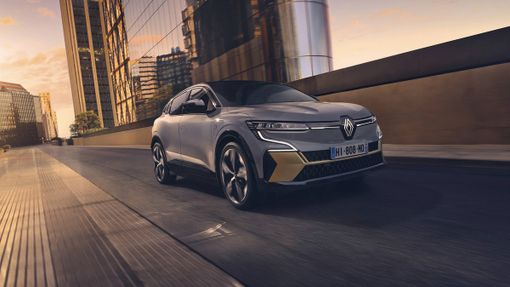 Nuova Renault Mégane E-TECH: tecnologia è anche sicurezza. Scoprila nei Paglini Store