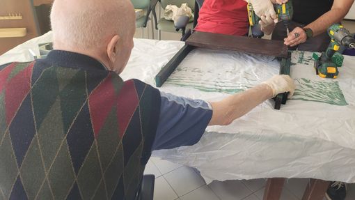 Nonni, ragazzi in cerca di riscatto, bambini: “T'immagini” a dar loro fiducia