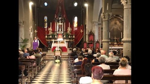 VIDEO Oltre un centinaio di persone per l’ultimo saluto a Daniele Morello: «Il suo ricordo più forte di quanto avvenuto»