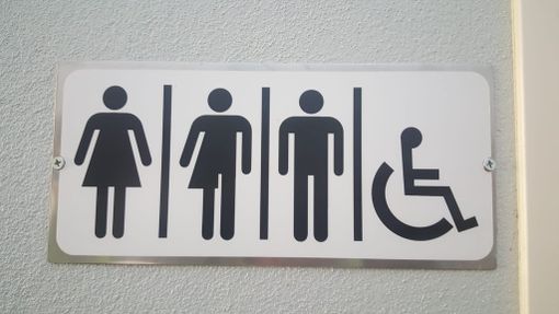 Dalle fabbriche (e non solo) parte la rivoluzione dei bagni gender neutral