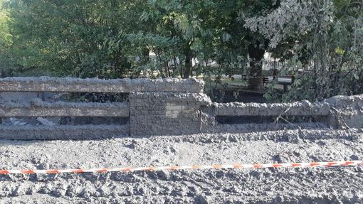 La devastazione lasciata dall'onda di fango e detriti che si è abbattuta nella notte su Bardonecchia (TO)