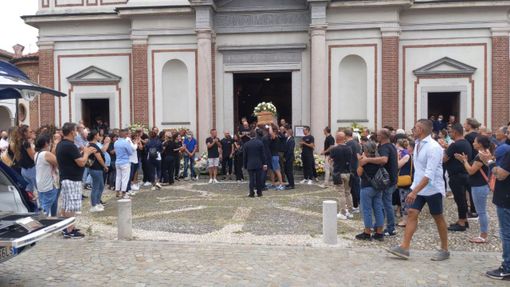 L'ultimo saluto a Michele Garruto: «I tuoi trent'anni sono stati un grido alla vita»