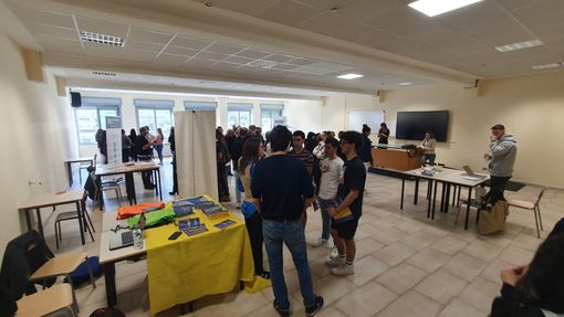 Entusiasmo e partecipazione per le giornate di orientamento universitario all'Ite Montale di Tradate Entusiasmo e partecipazione per le giornate di orientamento universitario all'Ite Montale di Tradate