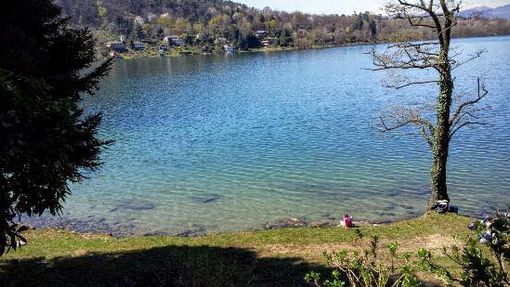 Lago di Monate, la spiaggia del prete a Comabbio