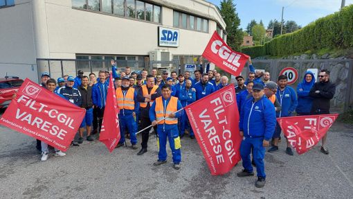 Sciopero a oltranza alla Sda di Gazzada Schianno Sciopero a oltranza alla Sda di Gazzada Schianno