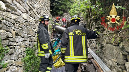 Si continua a morire sul lavoro: 39enne perde la vita schiacciato dall'escavatore