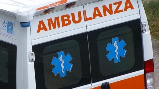 Auto contro una moto a Gazzada, ferito un ragazzo di 17 anni