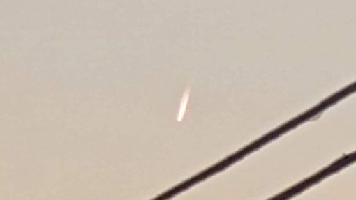 Il particolare di una delle immagini comparse sul web dell'oggetto avvistato nel Saronnese (foto da ilSaronno.it) Il particolare di una delle immagini comparse sul web dell'oggetto avvistato nel Saronnese (foto da ilSaronno.it)