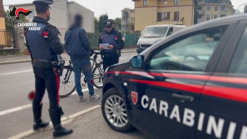 Consegnavano le dosi in bici e monopattino, stroncato il delivery della droga a Gallarate, Cassano e Fagnano