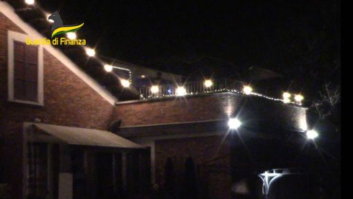 Discoteca abusiva a Castellanza: denunciati 4 organizzatori di eventi Discoteca abusiva a Castellanza: denunciati 4 organizzatori di eventi