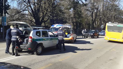 Mercoledì nero per i pedoni, investimenti in via Sacco e in via Sanvito. Ferito un uomo di 80 anni Mercoledì nero per i pedoni, investimenti in via Sacco e in via Sanvito. Ferito un uomo di 80 anni