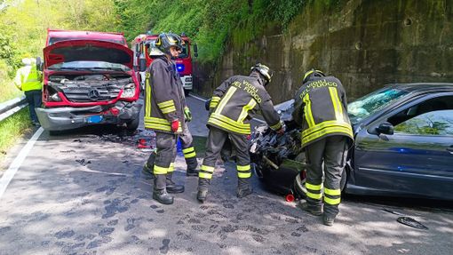 FOTO. Schianto tra un furgone e un'auto a Castelseprio, due persone portate al pronto soccorso FOTO. Schianto tra un furgone e un'auto a Castelseprio, due persone portate al pronto soccorso