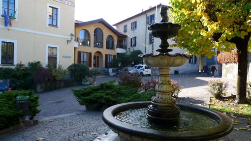 Il municipio di Galliate Lombardo Il municipio di Galliate Lombardo