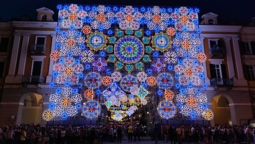 Continuano gli appuntamenti dell'Illuminata a Cuneo: laboratori, spettacoli e tanta luce Continuano gli appuntamenti dell'Illuminata a Cuneo: laboratori, spettacoli e tanta luce