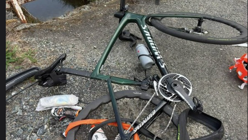Lanzo Torinese, ciclisti investiti da un automobilista dopo una lite: un ferito è grave Lanzo Torinese, ciclisti investiti da un automobilista dopo una lite: un ferito è grave
