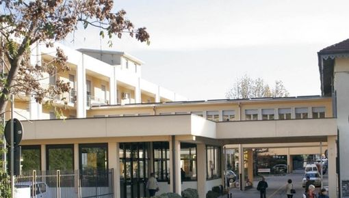 Scontro tra un'auto e una moto a Cadrezzate, in ospedale un ragazzo di 16 anni Scontro tra un'auto e una moto a Cadrezzate, in ospedale un ragazzo di 16 anni