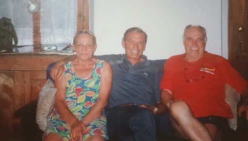 Lucia Riva con il fratello Gigi e il marito Lucia Riva con il fratello Gigi e il marito