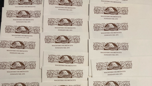 Le buste con i buoni spesa donate dal Magistero dei Bruscitti