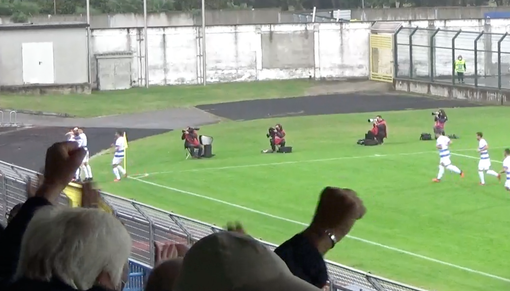 Tifosi esultano: screenshot dopo il gol di Pierozzi