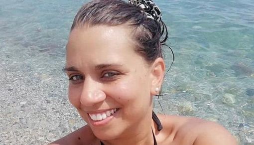 Lacrime per Valentina: «Nessuno avrebbe dovuto portarci via i tuoi occhi e il tuo sorriso»