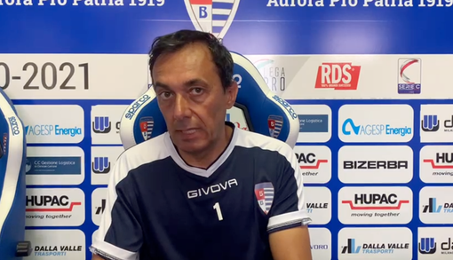 L'allenatore tigrotto Luca Prina in sala stampa