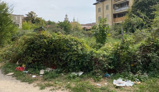 Alcune immagini della situazione nell'area dell'incendio