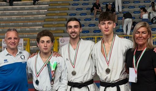 Zanovello, primo a sinistra, Stasi, al centro, e Averna, ultima a destra