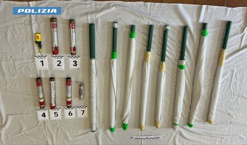 Cercano lo scontro con bastoni e petardi: per gli ultrà della Pro Patria arrivano 23 Daspo e 18 denunce Cercano lo scontro con bastoni e petardi: per gli ultrà della Pro Patria arrivano 23 Daspo e 18 denunce