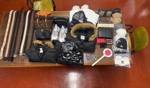 Due denunciati per vendita abusiva e resistenza a pubblico ufficiale al mercato