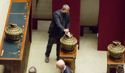 «Con Mattarella non vince nessuno e perdono un po’ tutti. Bossi eroico» «Con Mattarella non vince nessuno e perdono un po’ tutti. Bossi eroico»