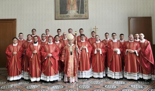 Comunicate le destinazioni dei sacerdoti novelli della Diocesi di Milano: quattro arriveranno in provincia di Varese Comunicate le destinazioni dei sacerdoti novelli della Diocesi di Milano: quattro arriveranno in provincia di Varese