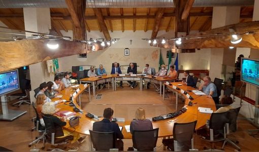 L'aula consiliare di Villa Oliva