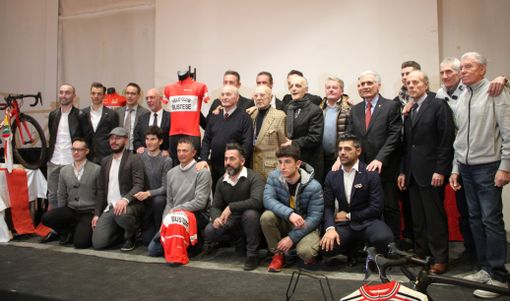 Buon centenario U.C. Bustese Olonia Buon centenario U.C. Bustese Olonia