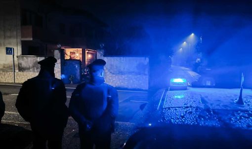 Lonate sotto i riflettori nazionali: il paese si stringe attorno alla famiglia di Jonathan. «Non possiamo vivere nel timore costante di rientrare a casa» Lonate sotto i riflettori nazionali: il paese si stringe attorno alla famiglia di Jonathan. «Non possiamo vivere nel timore costante di rientrare a casa»