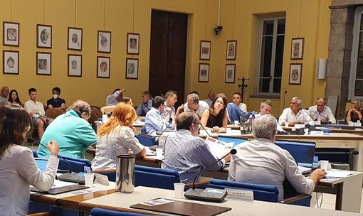 Mozione sulla Pro Patria, tensione in maggioranza. Sabba la rinvia e lascia l’aula Mozione sulla Pro Patria, tensione in maggioranza. Sabba la rinvia e lascia l’aula