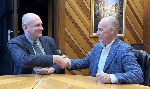 Roberto Cimberio, ceo dell'azienda di San Maurizio d'Opaglio, e Maurizio Rossi, ceo di QuickLink Solutions di Cavaria Roberto Cimberio, ceo dell'azienda di San Maurizio d'Opaglio, e Maurizio Rossi, ceo di QuickLink Solutions di Cavaria