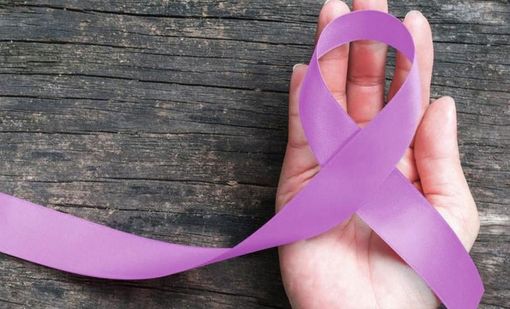 Disturbi del comportamento alimentare: il 15 marzo è la giornata del fiocchetto lilla