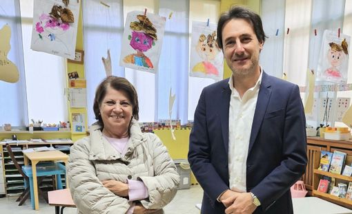 Il consigliere regionale Giuseppe Licata con la presidente dell'asilo di Lozza, Udinella Secco