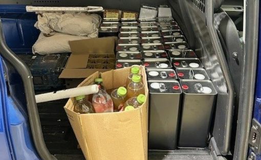 Il cibo sequestrato in dogana (foto tratta da Luinonotizie.it)