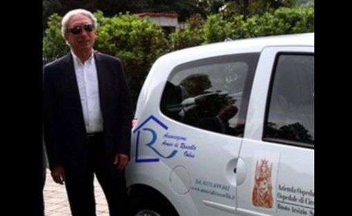 Gianni Maddaluno alla presentazione di un'auto donata per l'assistenza domiciliare