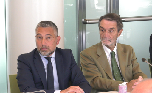 Fontana (a destra) e Lucente all'incontro odierno a Palazzo Lombardia Fontana (a destra) e Lucente all'incontro odierno a Palazzo Lombardia