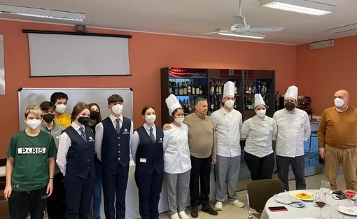 Renato Pozzetto ospite del Cfp di Luino in una foto dal sito web dell'Agenzia Formativa