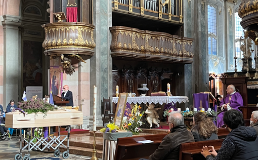 L'addio ad Agostino Valentini durante il ricordo del fratello Carlo