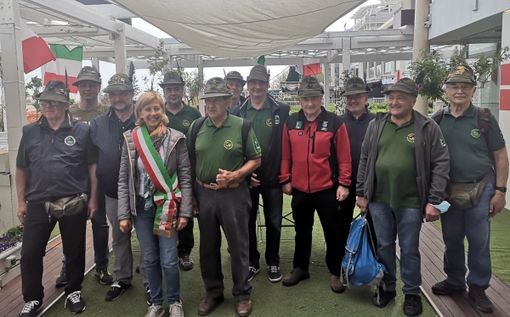 Gli alpini di Castellanza al raduno di Rimini. C’è anche il sindaco Cerini: «Qui per ringraziarli» Gli alpini di Castellanza al raduno di Rimini. C’è anche il sindaco Cerini: «Qui per ringraziarli»