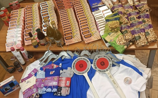 In sei fanno incetta di merce al supermercato senza pagare: quattro di loro presi dalla polizia