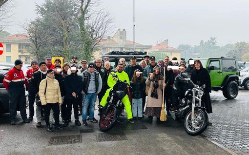 foto dal profilo Facebook del Motoclub SS33 Sempione con Insubria 4x4 club fuoristrada Asd foto dal profilo Facebook del Motoclub SS33 Sempione con Insubria 4x4 club fuoristrada Asd