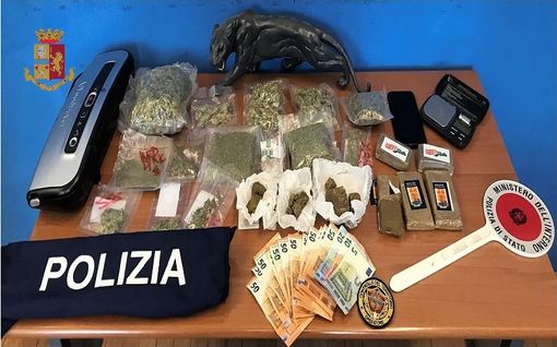 Busto, aggressione in piazza Garibaldi: la polizia interviene e risale a uno spacciatore Busto, aggressione in piazza Garibaldi: la polizia interviene e risale a uno spacciatore